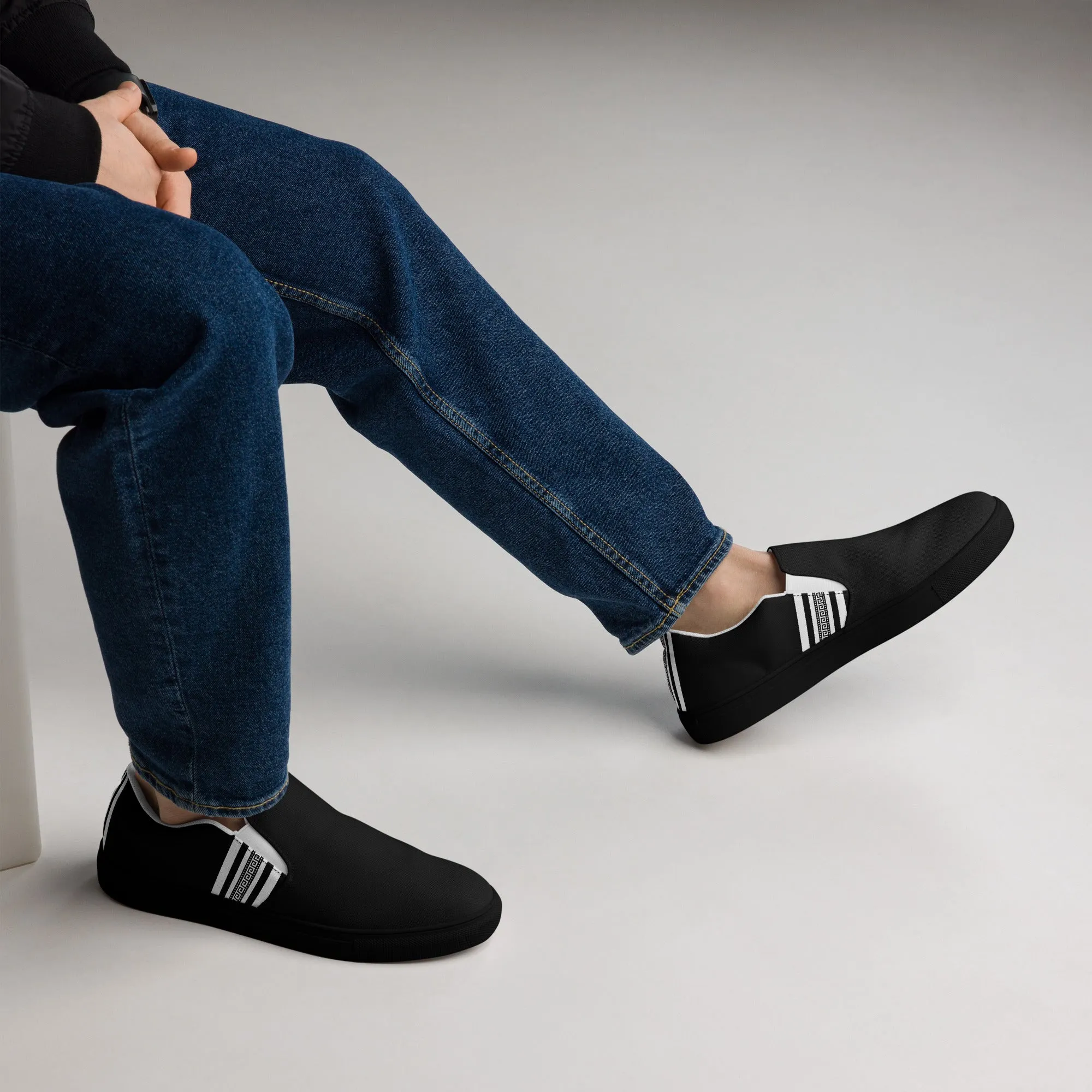 Black White Greek Key Men’s slip-on canvas shoes