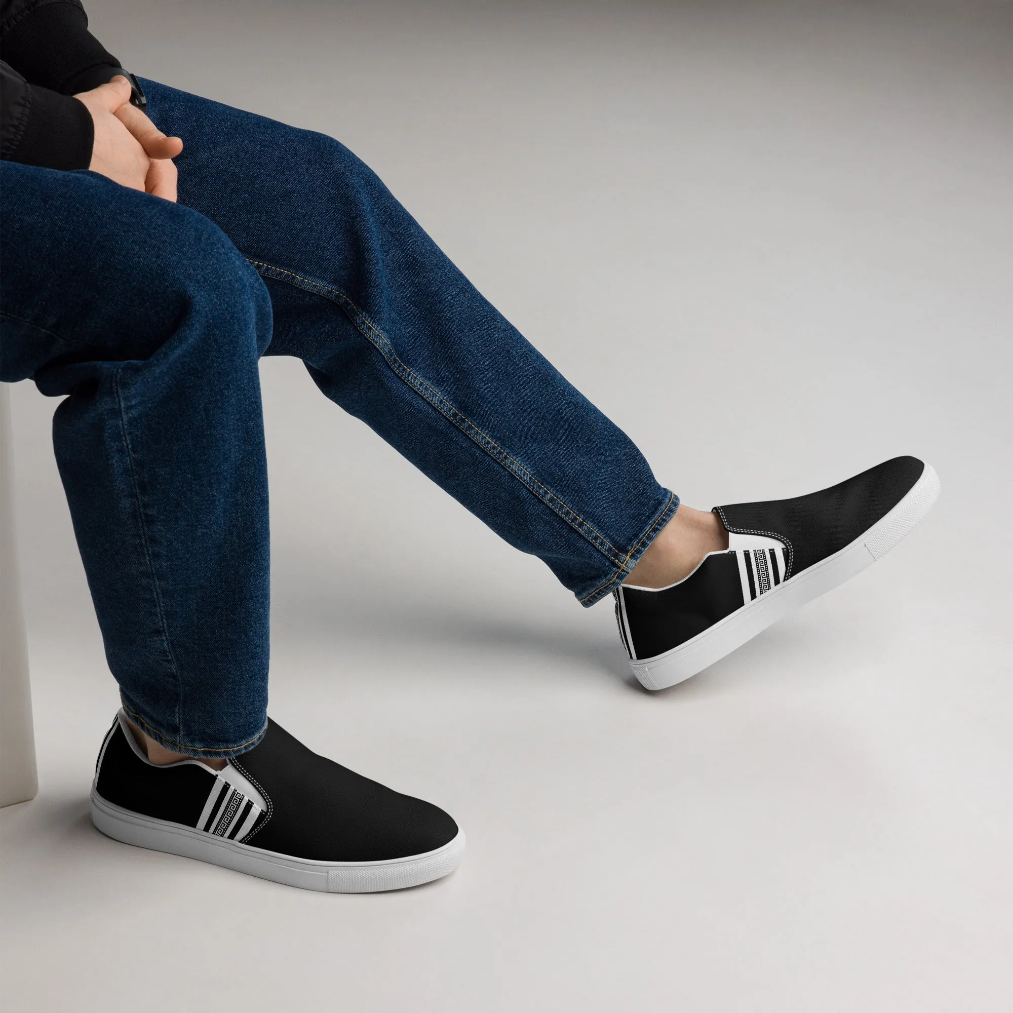 Black White Greek Key Men’s slip-on canvas shoes