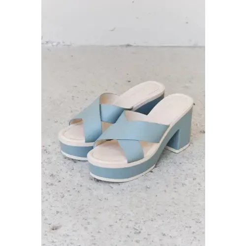Cherish Blue Contrast Platform Sandals for Summer Chic