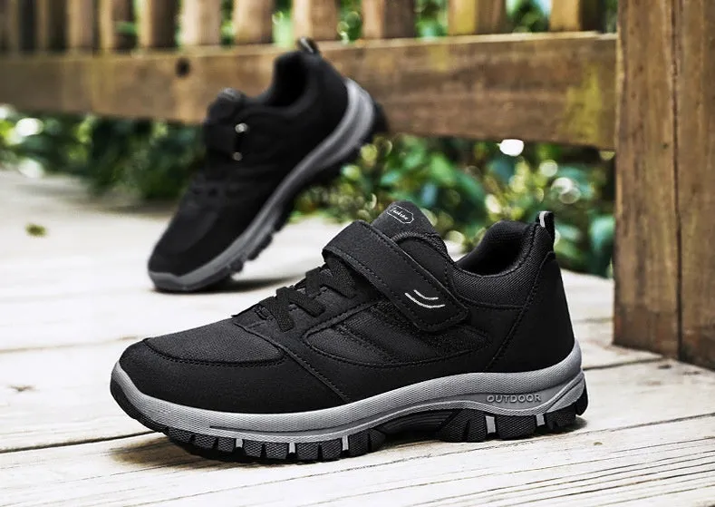 Classic Minimalist Water-Resistant Sneakers for Hiking and Outdoor Activities