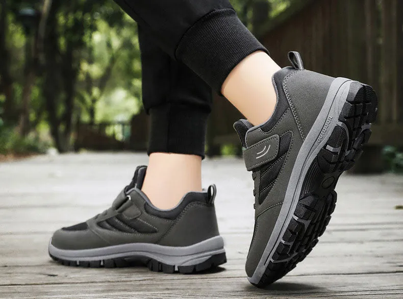 Classic Minimalist Water-Resistant Sneakers for Hiking and Outdoor Activities