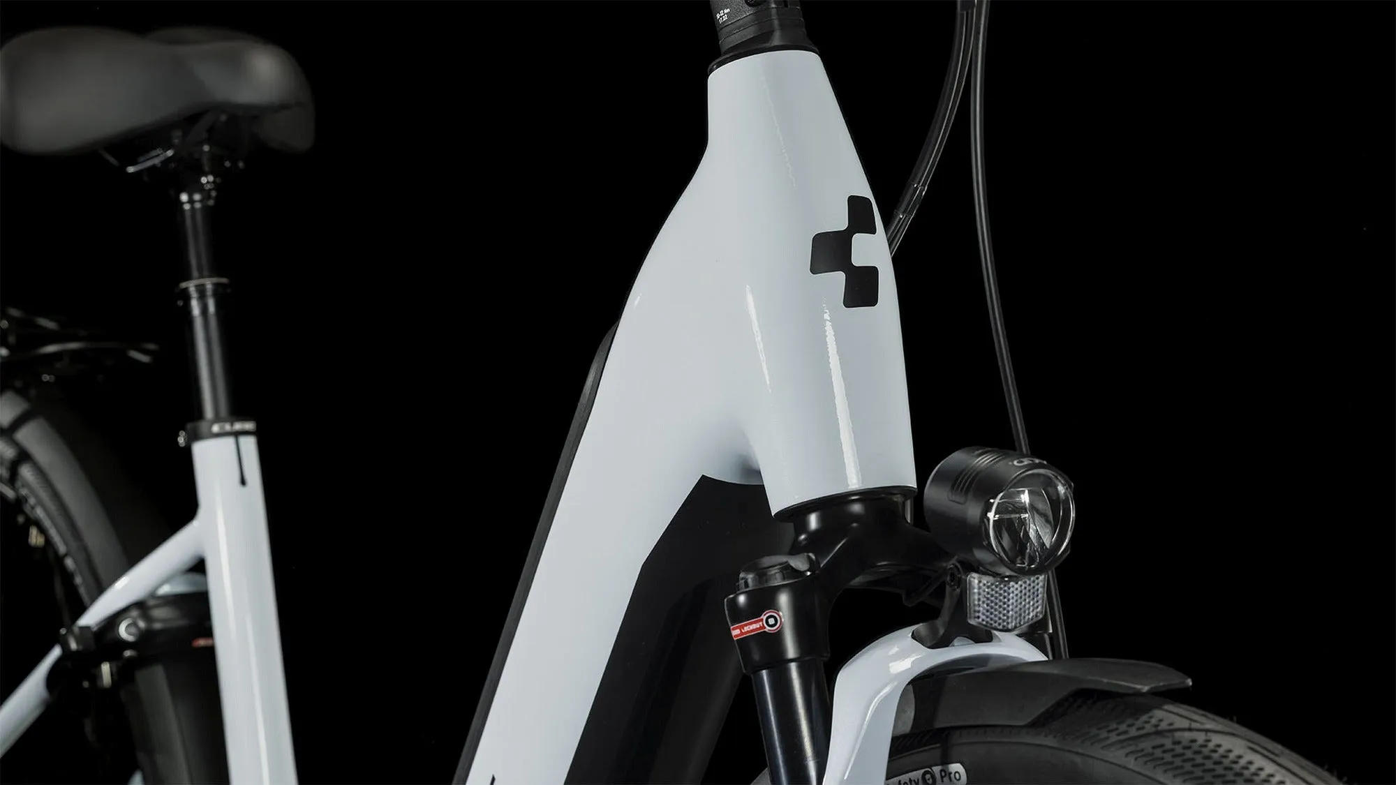 CUBE SUPREME HYBRID EXC 500 FLASHWITE/BLACK