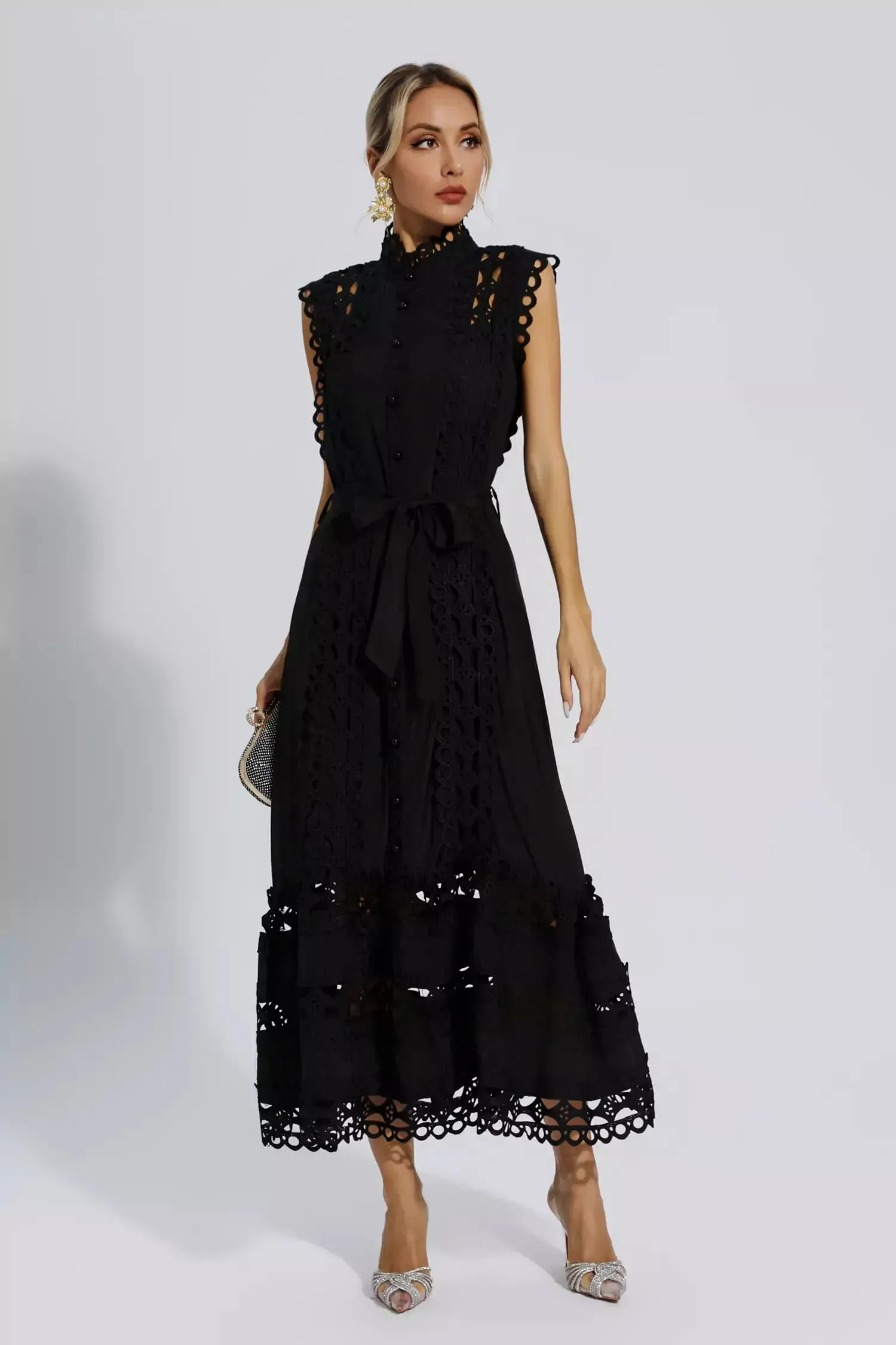 Maxi Dress – Sleeveless Eyelet Lace – Elegant Evening Style