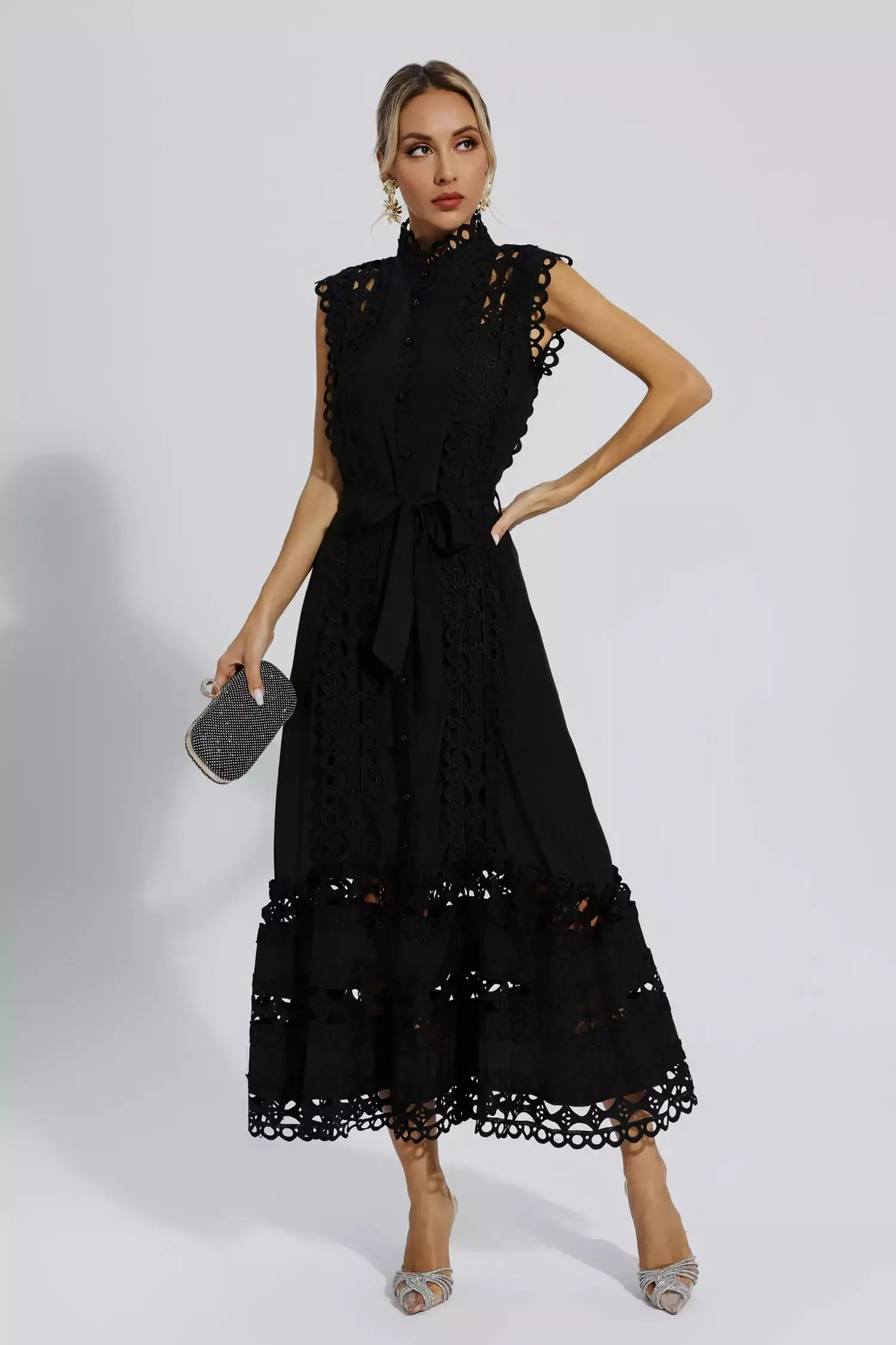 Maxi Dress – Sleeveless Eyelet Lace – Elegant Evening Style