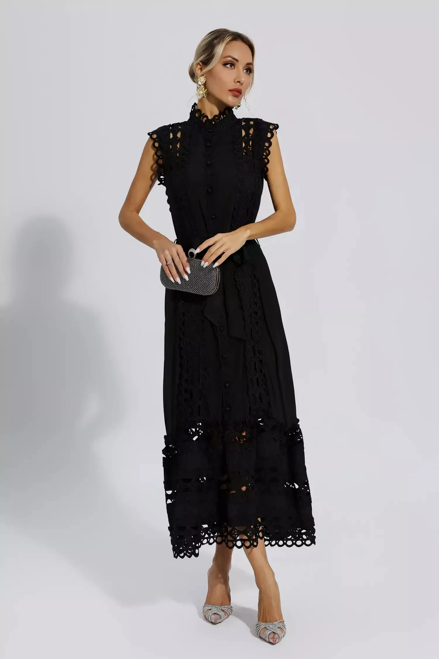 Maxi Dress – Sleeveless Eyelet Lace – Elegant Evening Style