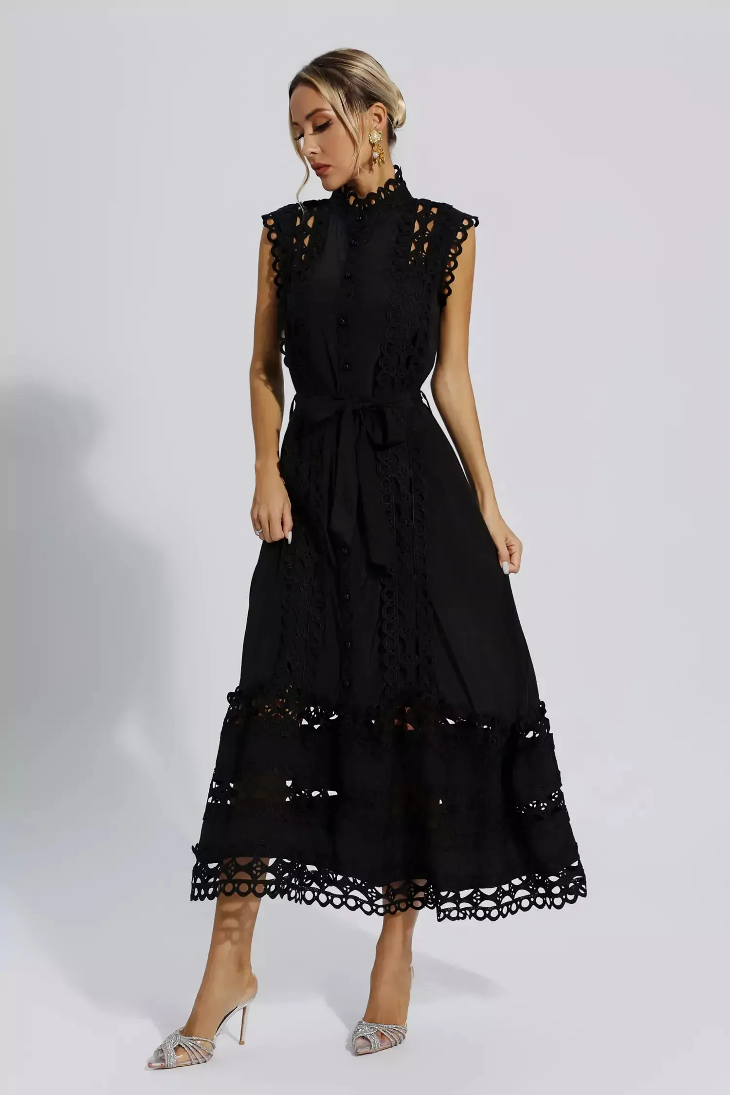 Maxi Dress – Sleeveless Eyelet Lace – Elegant Evening Style