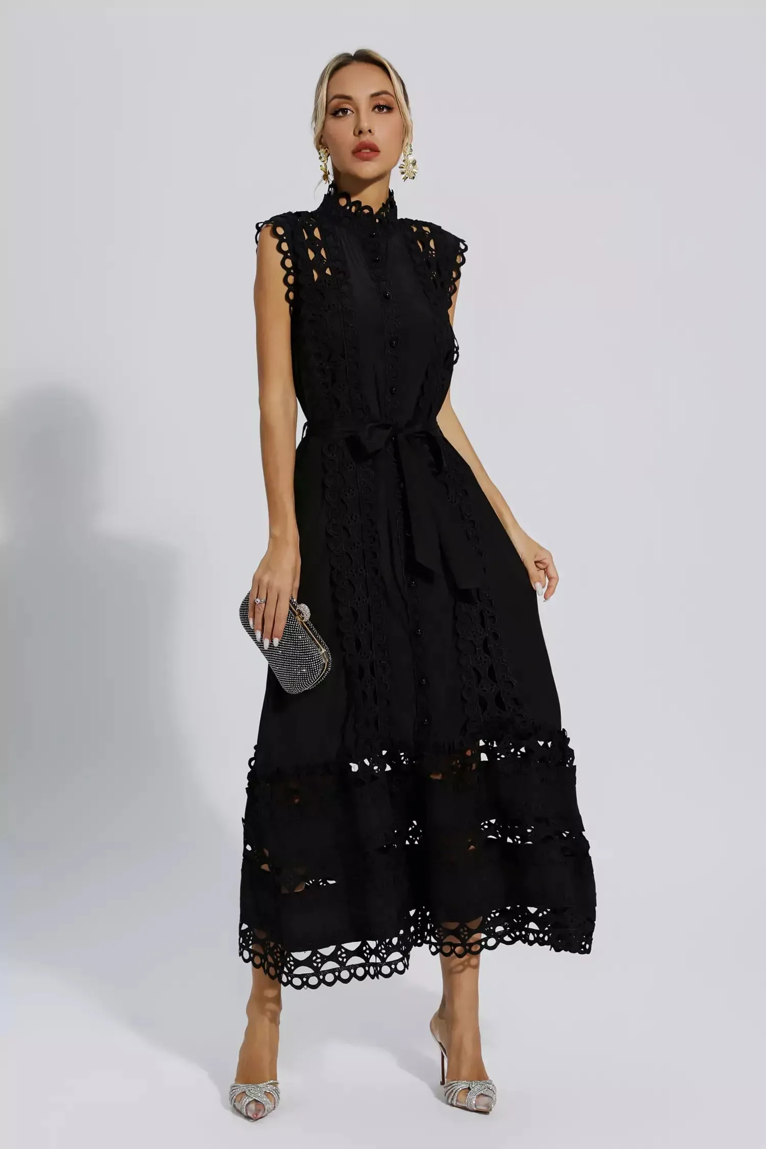 Maxi Dress – Sleeveless Eyelet Lace – Elegant Evening Style