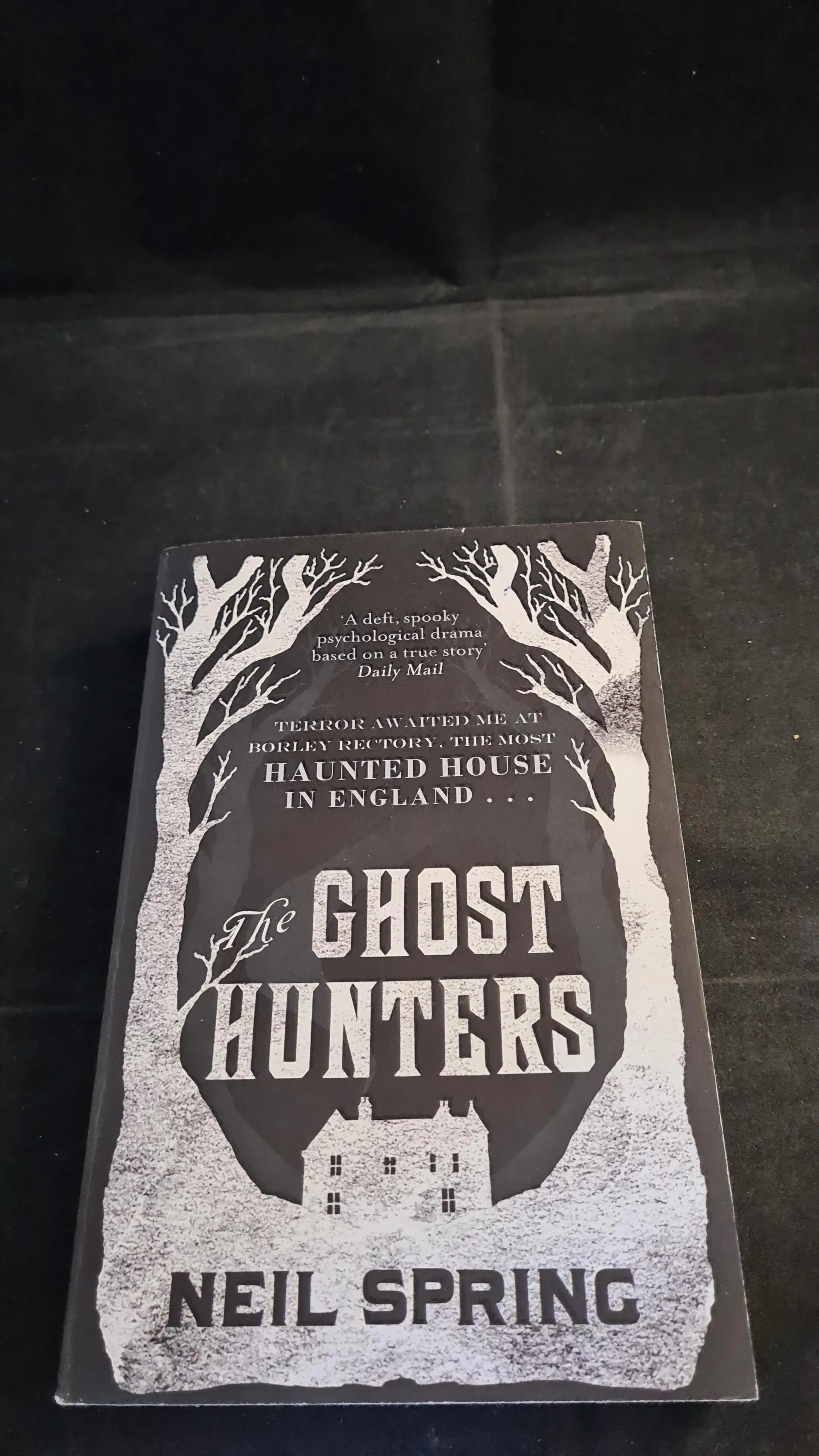 Neil Spring - The Ghost Hunters, Quercus Editions, 2013, Paperbacks