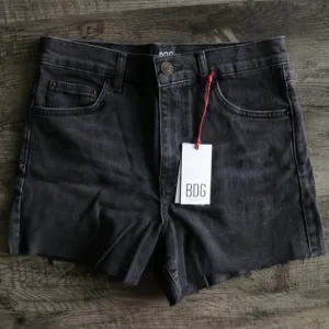 NWT Urban Outfitters BDG Black Shorts Size 25 A Line Denim