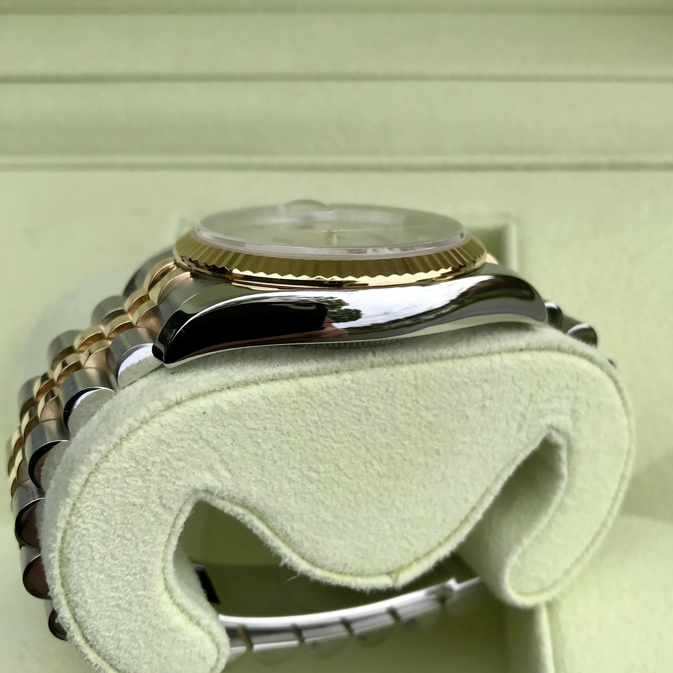 Rolex Datejust 116233 Two Tone Steel Gold Roman MOP Automatic Wristwatch